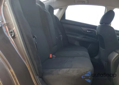 2015 Nissan Altima 2.5 z USA, uszkodzony, nr VIN 1N4AL3AP9FN906366